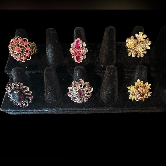 Statement Pink Ring Bundle (6)
Metallic, sparkling, adjustable size 8+approx - Picture 1 of 8